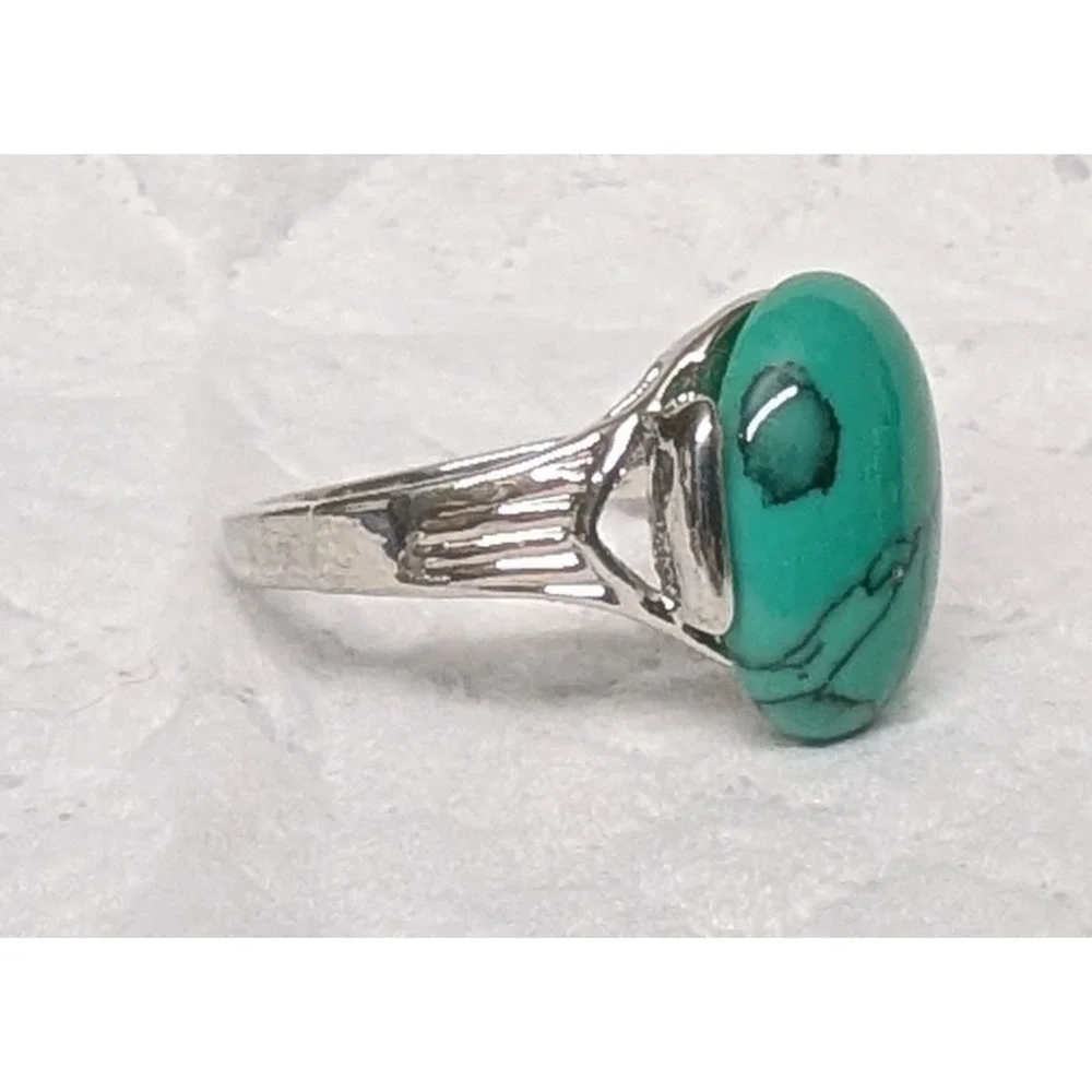 Silver Tone Ring Size 9 Aqua Blue Teal Oval Stone Fashion Costume Jewelry New